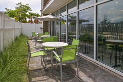 Holiday Inn Express and Suites St. Petersburg - Se