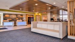 Holiday Inn Express and Suites Parkersburg East