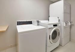 Holiday Inn Express Suites Irving Conv Ctr Las Col