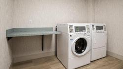 Holiday Inn Express & Suites Racine Sturtevant