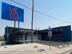 Azul Inn & Suites