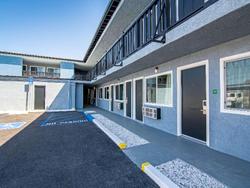 Azul Inn & Suites