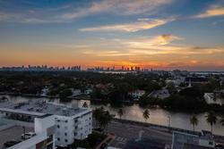 Hotel Continental Miami Beach, Tapestry Collection