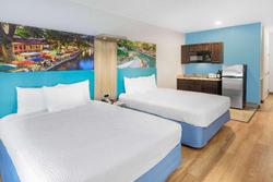 Days Inn & Suites By Wyndham San Antonio Near At&T