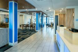 Holiday Inn Express & Suites Medford
