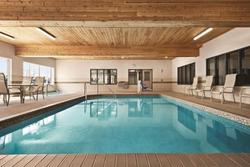 Country Inn & Suites by Radisson, Marinette, WI