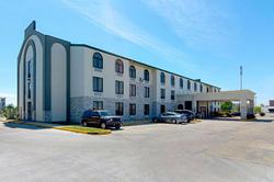 Quality Inn & Suites Near Tanger Outlet Mall