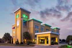 La Quinta Inn Suites By Wyndham Pearsall