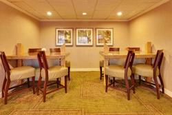 La Quinta Inn Suites By Wyndham Plattsburgh