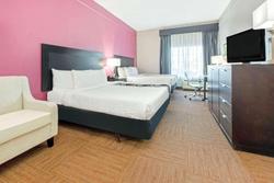 La Quinta Inn Suites By Wyndham Winnie