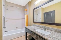 La Quinta Inn Suites By Wyndham Muskogee