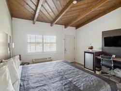 Discovery Inn Monterey