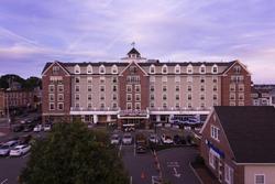 Salem Waterfront Hotel & Suites
