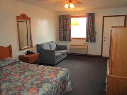 Huggy Bear Motel Warren