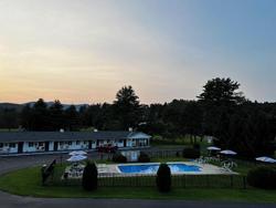 Stowe Motel Snowdrift