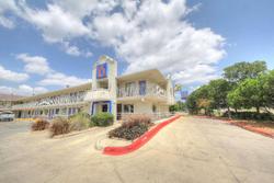 Motel 6 San Antonio Fiesta