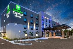 Holiday Inn Exp & Sts Ft Myers Beach-Sanibel G/wy