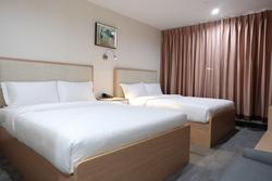 Lic Plaza Hotel