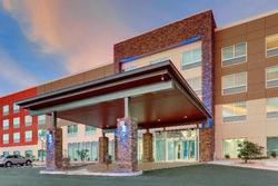 Holiday Inn Express & Suites Roanoke Civic Center