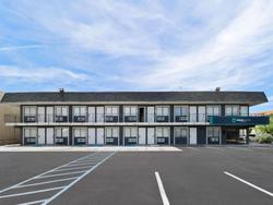 Clarion Pointe Ridgecrest near China Lake Naval St