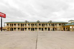 OYO Garden Inn and Suites Pearsall I-35 East