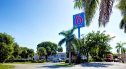 Motel 6 Lantana