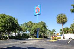 Motel 6 Lantana