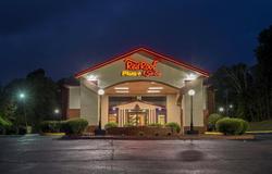 Red Roof PLUS+ & Suites Opelika
