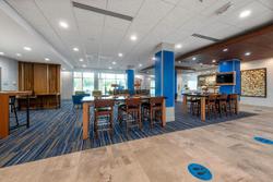 Holiday Inn Express And Suites Staunton