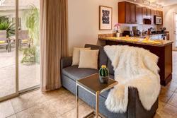 Avance Hotel