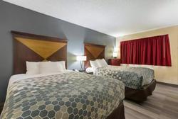 Econo Lodge Inn & Suites