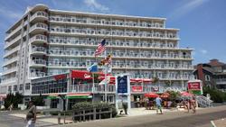 Commander Hotel & Suites