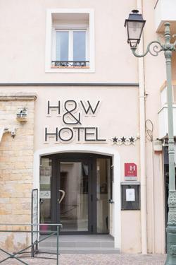 Hôtel Holidays & Work