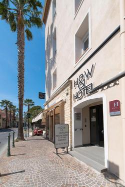Hôtel Holidays & Work