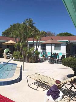 Sun Island Motel