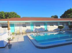 Sun Island Motel