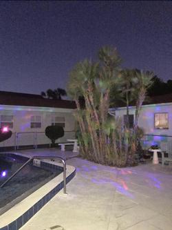 Sun Island Motel