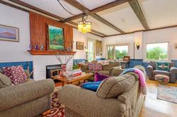Brass Lantern Inn