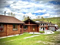 Beartooth Hideaway Inn And Cabins