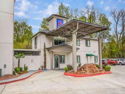 Woodland Inn