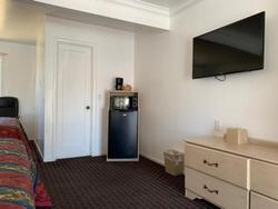 Lark Motel