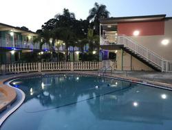 Tropical Inn & Suites