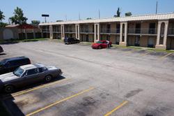 1 Life Studio And Suites
