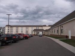 Mackinaw Beach & Bay Inn & Suites