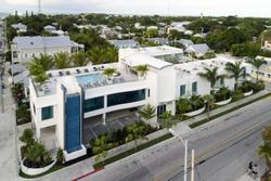 H2O Suites - Adults Only