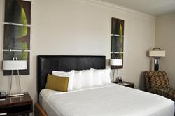 Carriage House Hotel
