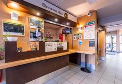 B&B Hotel Saint Etienne - La Terrasse