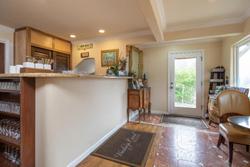 Vendange Carmel Inn & Suites