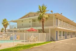 Motel 6 Fresno, CA - Blackstone North
