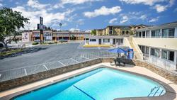 Sea Rock Inn - Long Beach